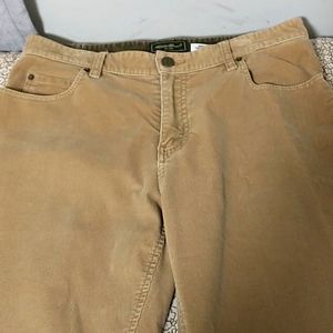 Eddie Bauer corduroy pants size 6 great condition barely worn